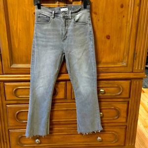 Loft Kick Crop Jeans in Light Grey, size 28/6